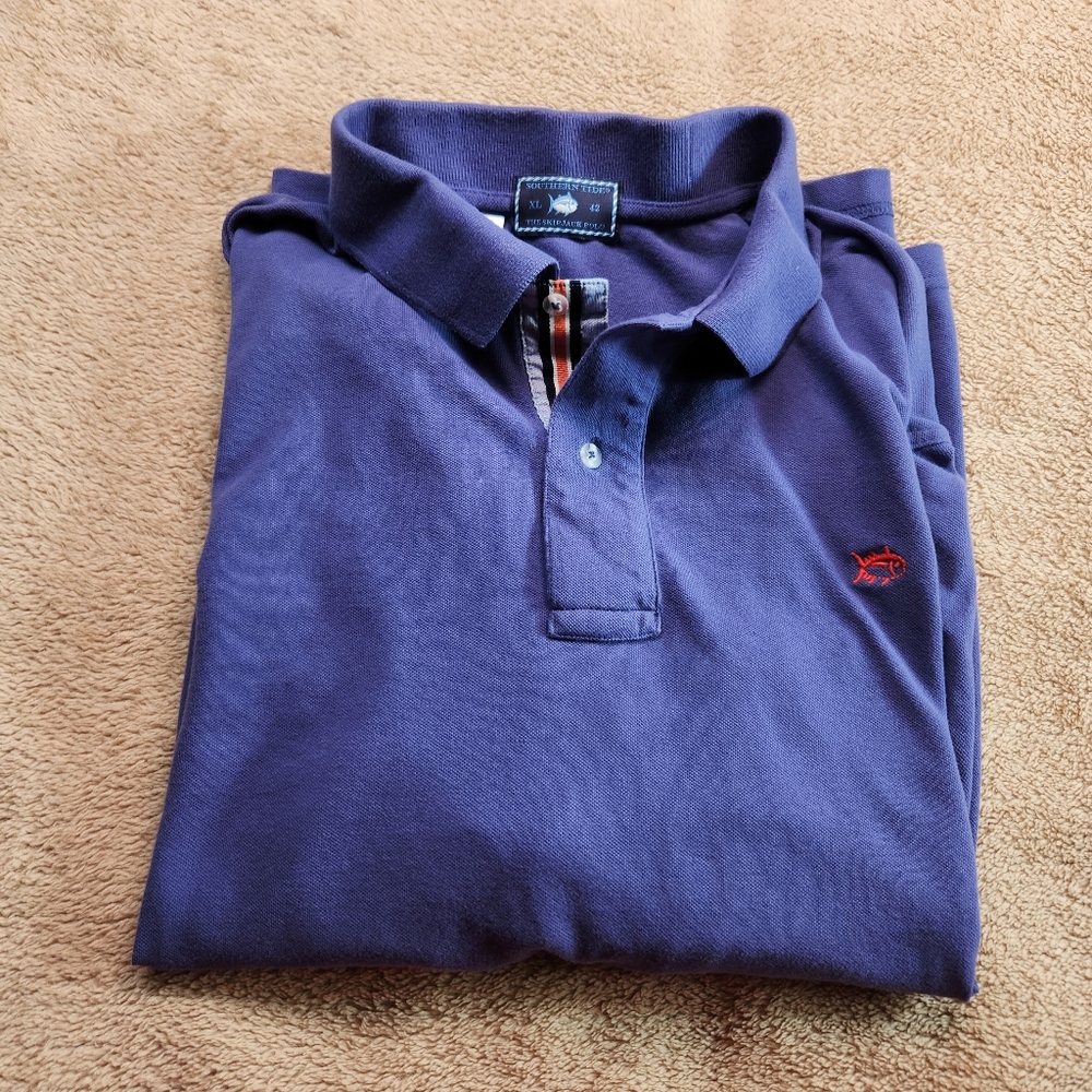 Southern Tide Logo Polo In A Size XL.